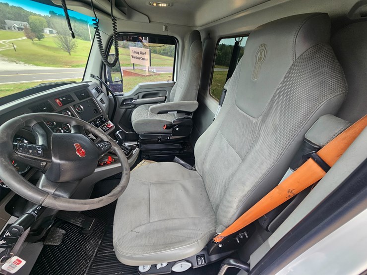 kenworth-t680-image-49