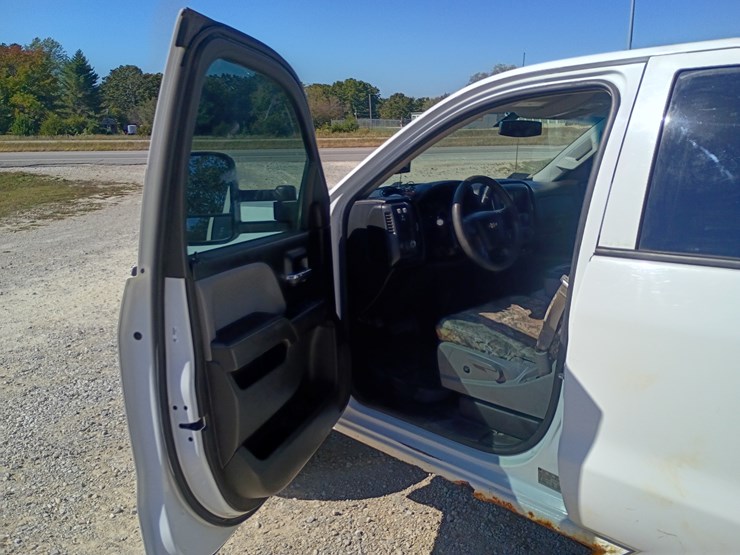 2014-chevrolet-silverado-image-30