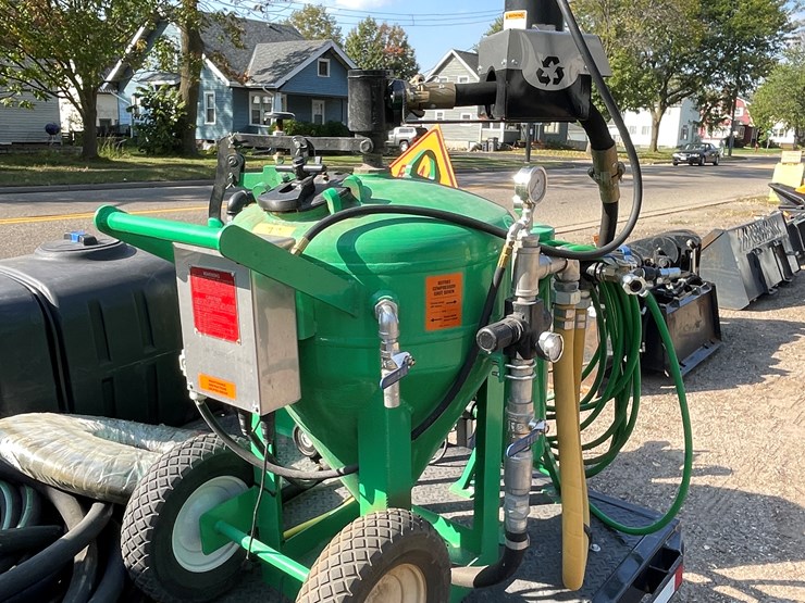 #4303-•-2023-mmlj-db500-mxl-dustless-blasting-trailer-(no-title)-image-49