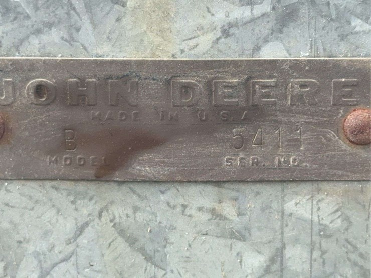 john-deere-model-b-planter-image-22
