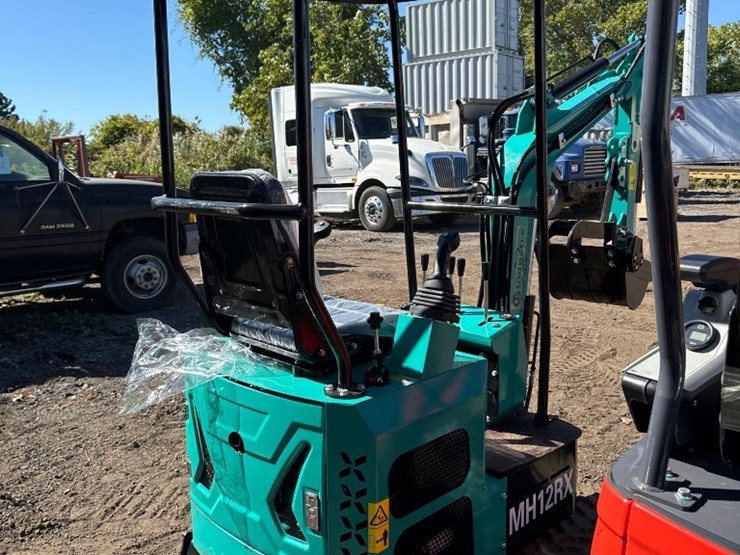 new-cfg-industrial-co-mini-excavator-model-mh12rx-image-4