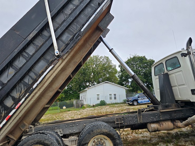 1999-sterling-l9511-image-58