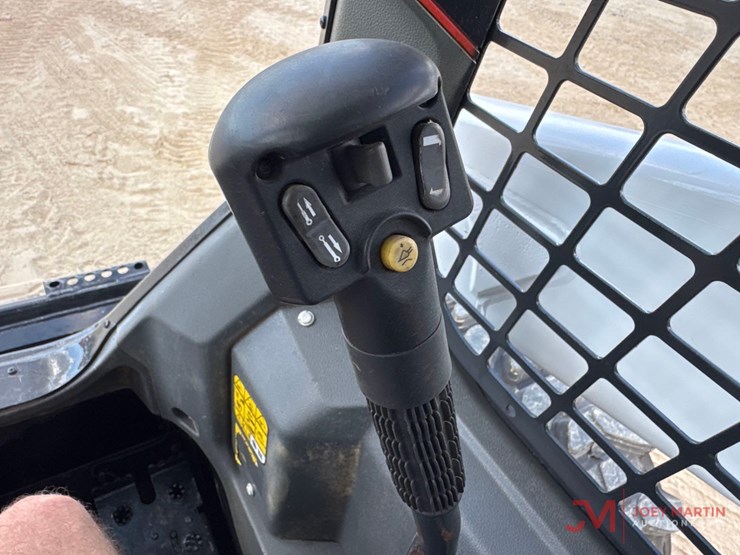 2020-bobcat-s76-image-25