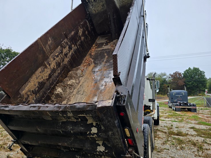 1999-sterling-l9511-image-53