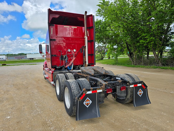 2015-international-prostar-image-16