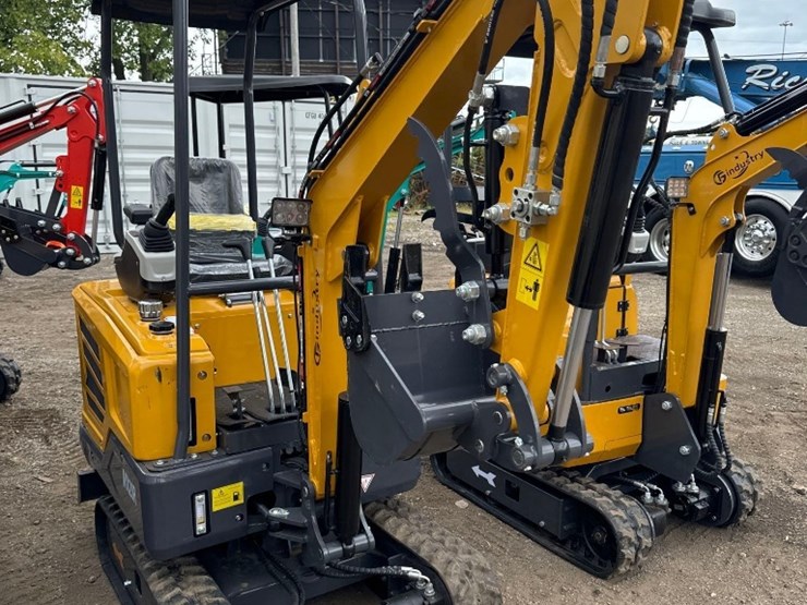 new-cfg-industrial-co-mini-excavator-model-mx20r-image-3