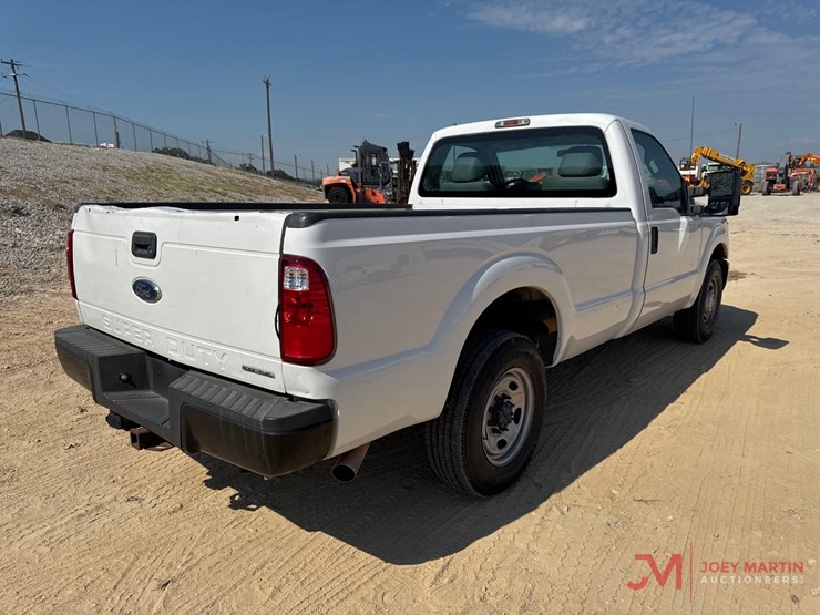 2015-ford-f250-xl-image-2