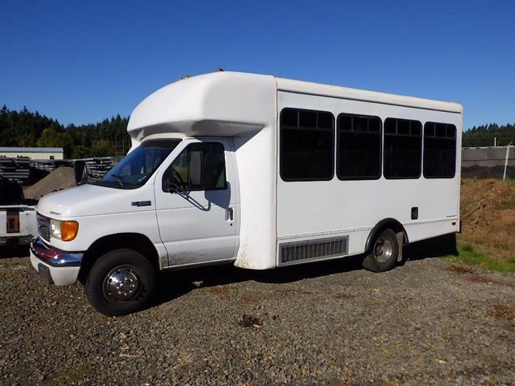 2003-ford-e350-image-1