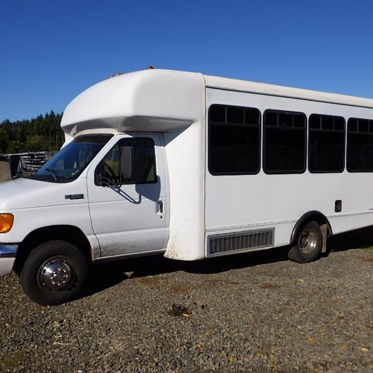 2003 FORD E350