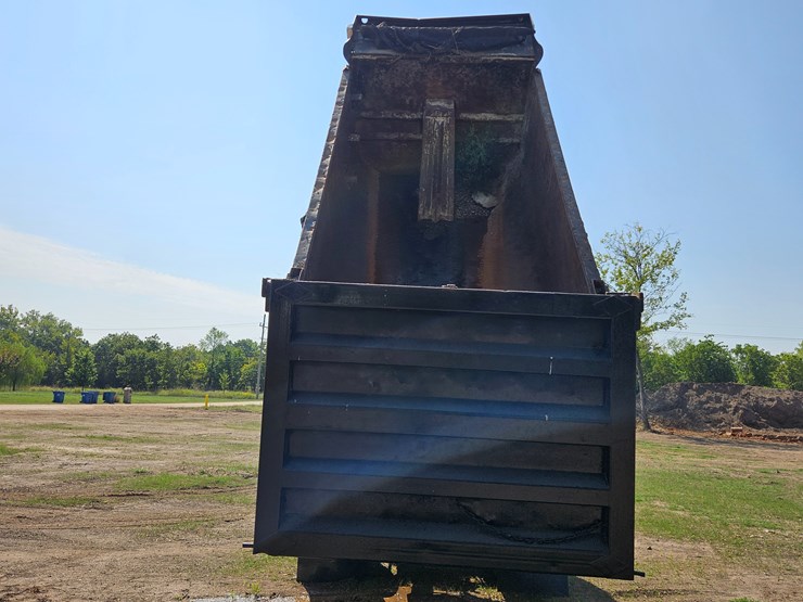 2006-sterling-l9500-image-33