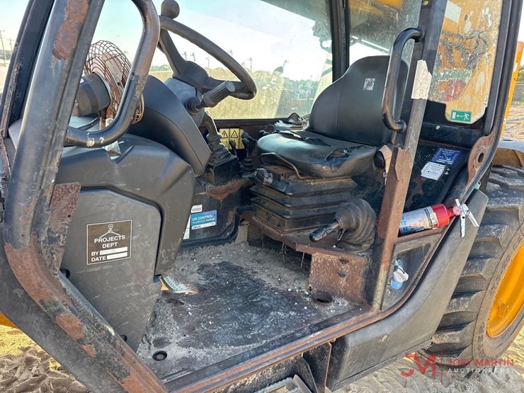 2017-jcb-510-56-image-16