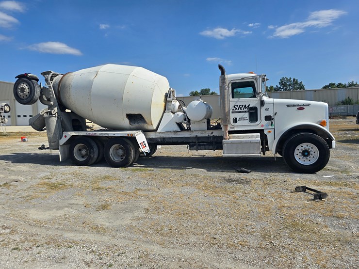 2014-peterbilt-365-image-41