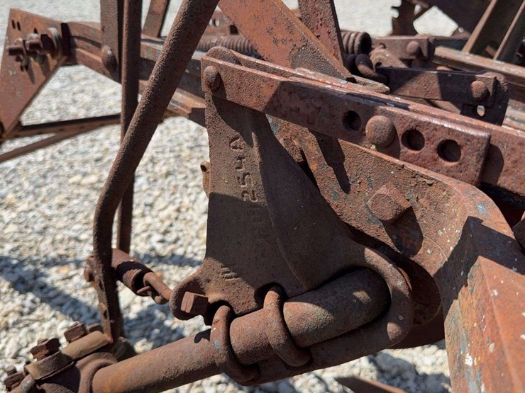 3-bottom-trip-plow-image-28
