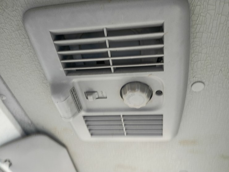 2000-gmc-w3500-image-41