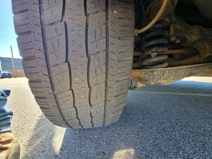 2014-ford-explorer-image-64