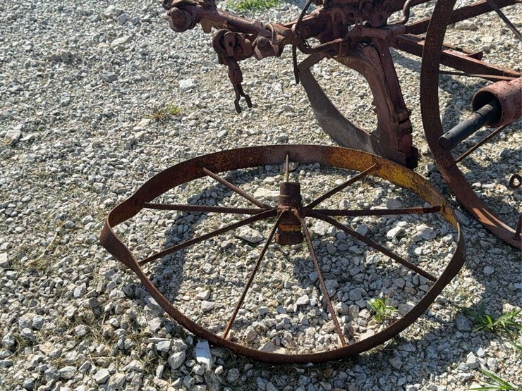 horse-drawn-planter-image-6