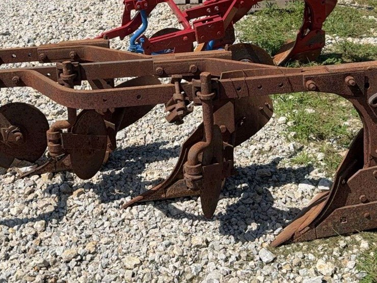 3-bottom-fast-hitch-plow-image-6