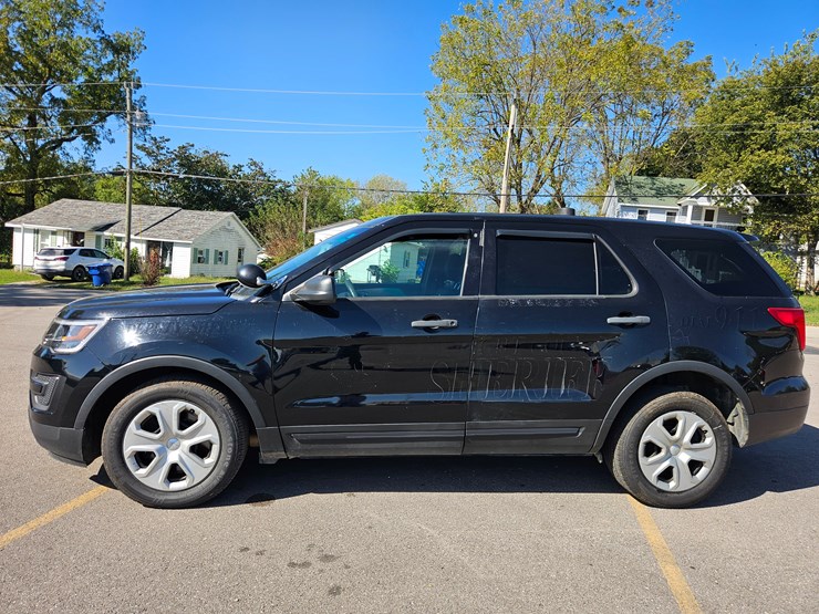 2017-ford-explorer-image-5