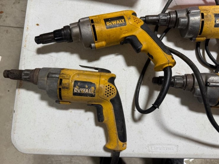 4--dewalt-decking-guns,-all-power-on-image-2