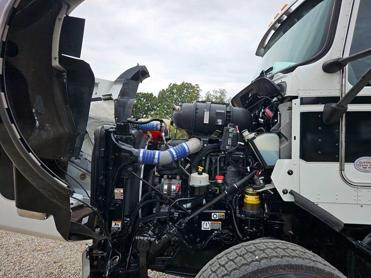 2015-kenworth-t800-image-55