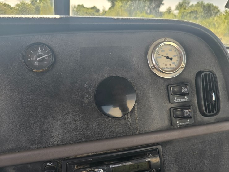 2014-peterbilt-365-image-83