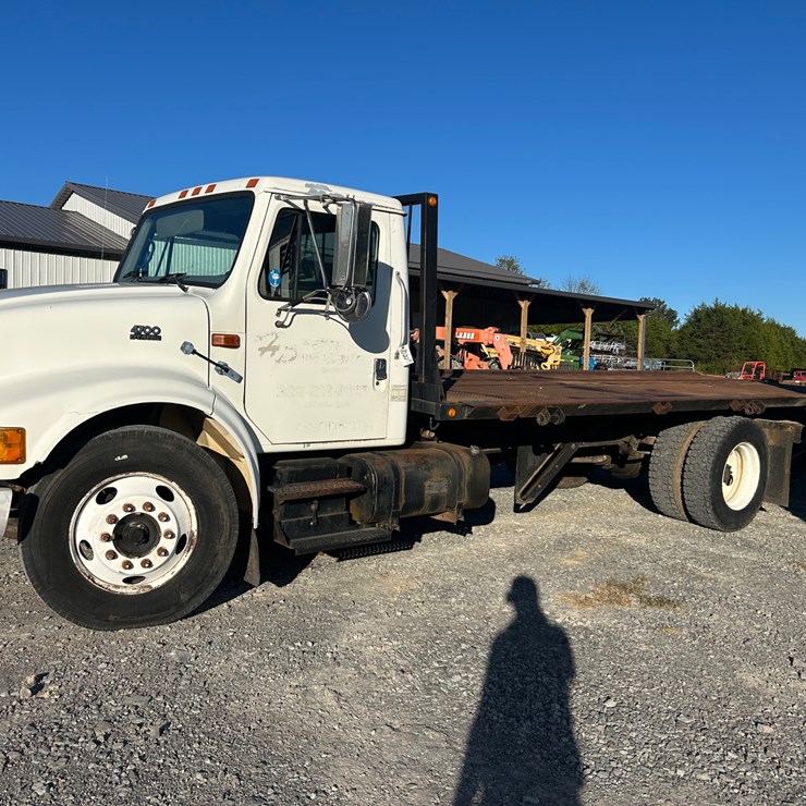 2000 INTERNATIONAL 4700