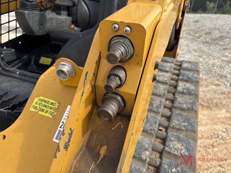 2022-caterpillar-259d3-image-5