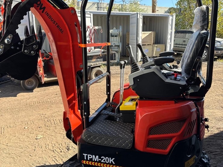 new-tpm-industrial-co-mini-diesel-excavator-model-tpm-20k-image-6