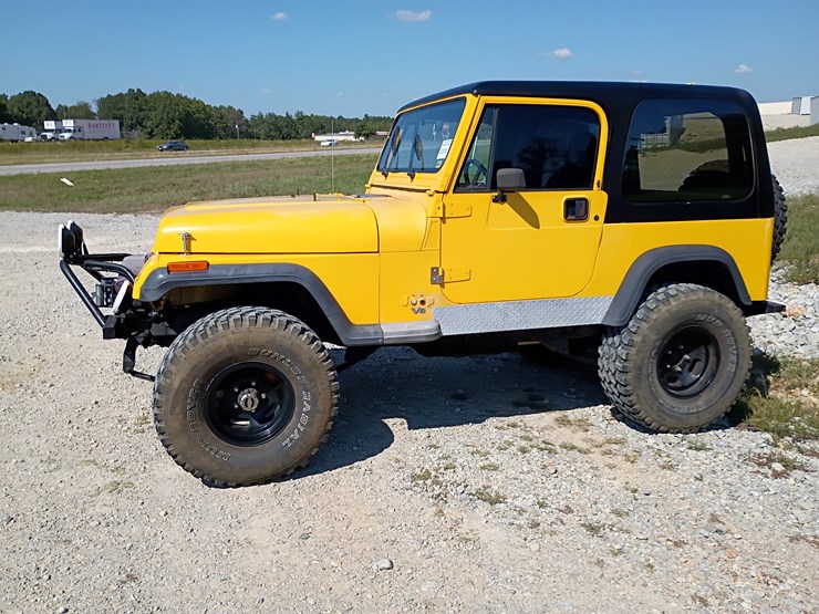 1995-jeep-wrangler-image-3