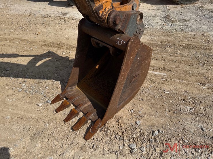 2016-case-580sn-image-8