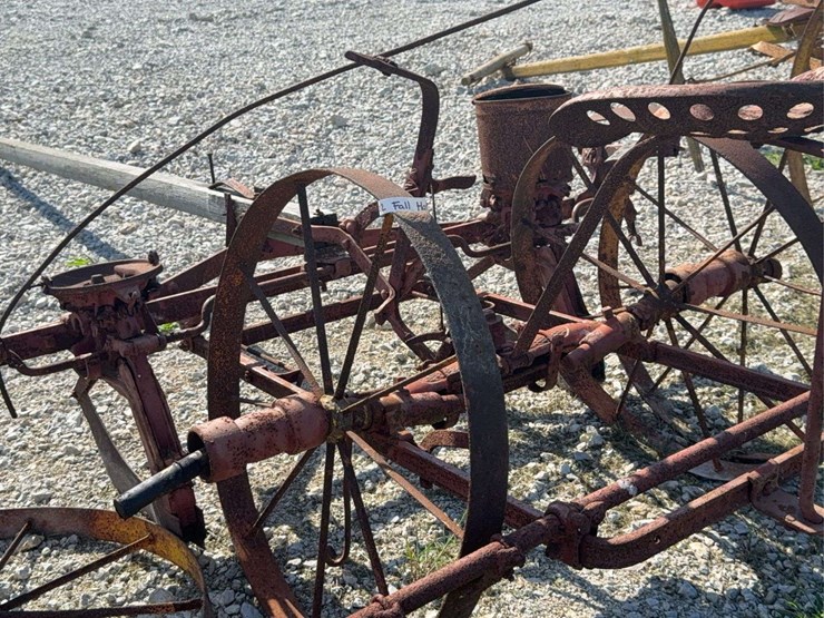 horse-drawn-planter-image-7