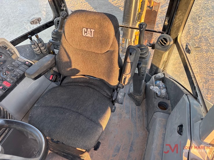 2018-caterpillar-420f2-it-image-28