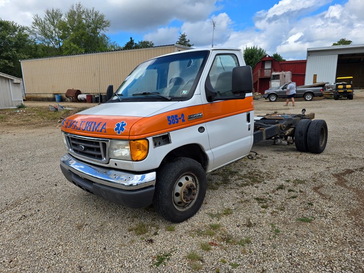 2006-ford-e450-image-2