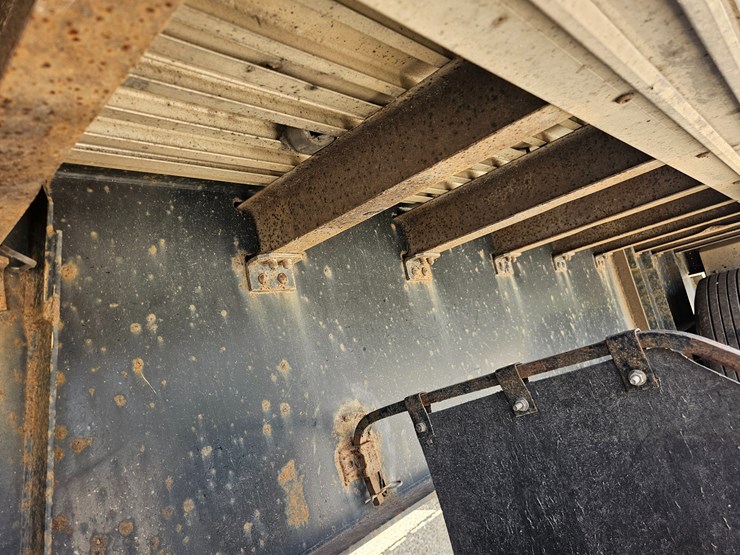 2011-great-dane-flatbed-image-46