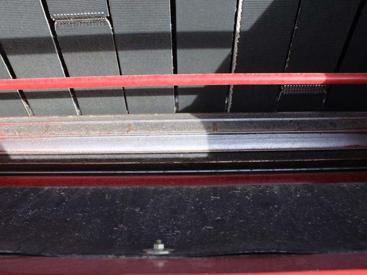 2015-new-holland-roll-belt-560-image-69