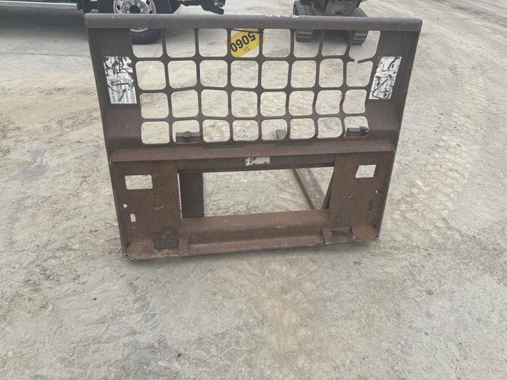 #5060-•-approx-40"-bobcat-skid-steer-forks-image-4