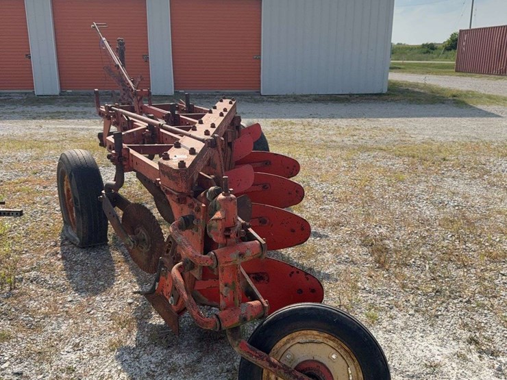 case-four-bottom-plow-image-7