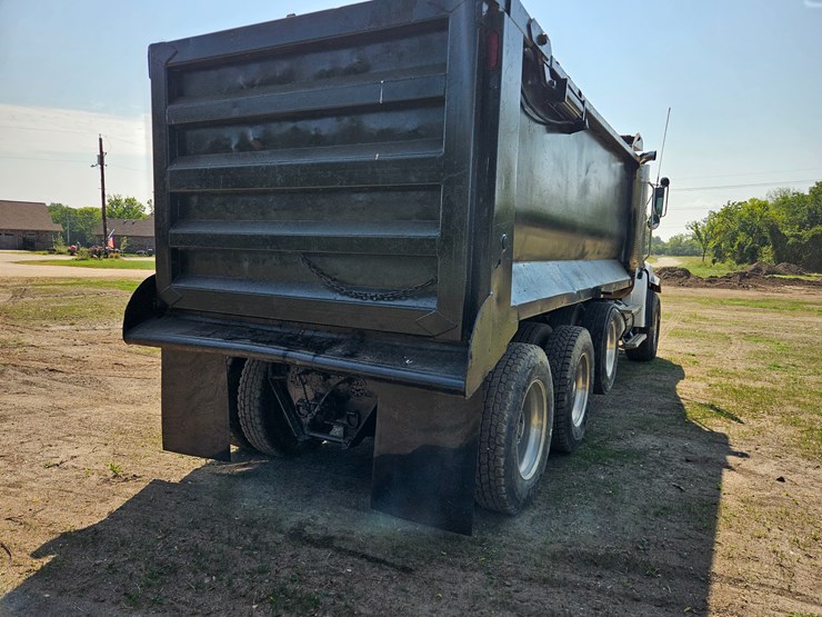 2006-sterling-l9500-image-17