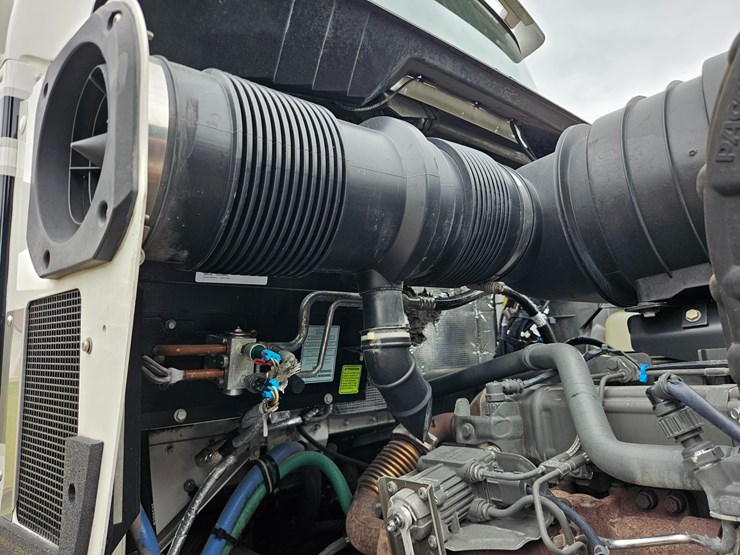 2015-kenworth-t800-image-73