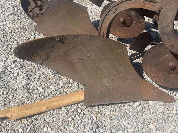 2-bottom-fast-hitch-plow-image-6