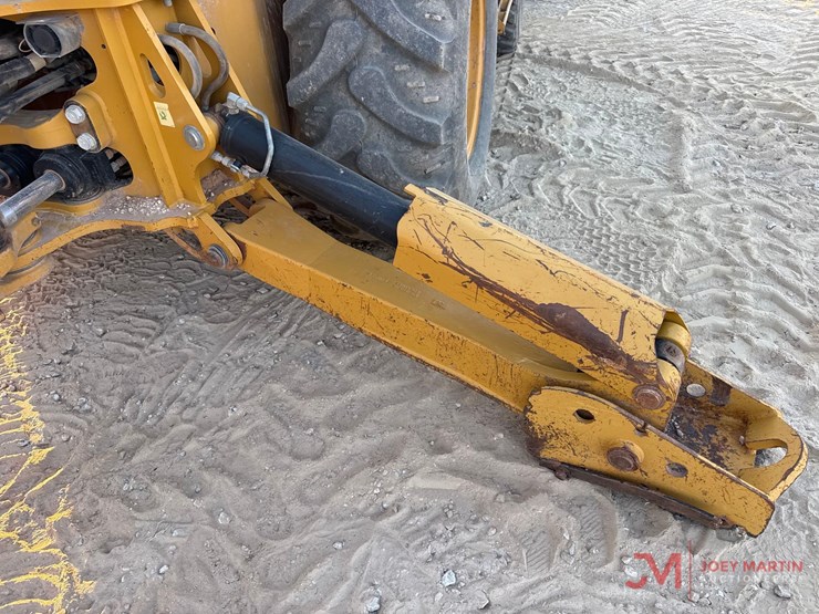 2018-caterpillar-420f2-it-image-23