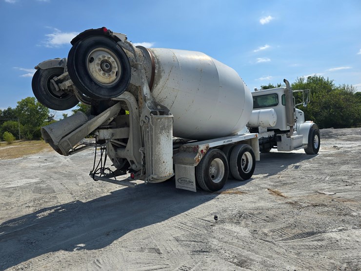 2014-peterbilt-365-image-29