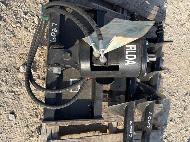 new-iranch-auger-mini-skid-steer-attachment-w/-8"-&-12"-bit-image-2