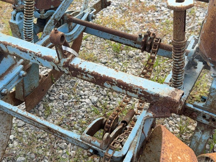 ford-12-88-planter-image-10