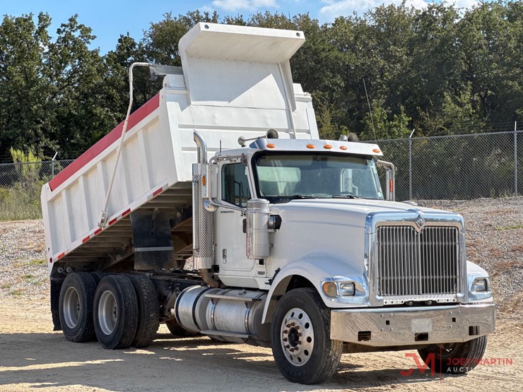 2005-international-9900i-image-1