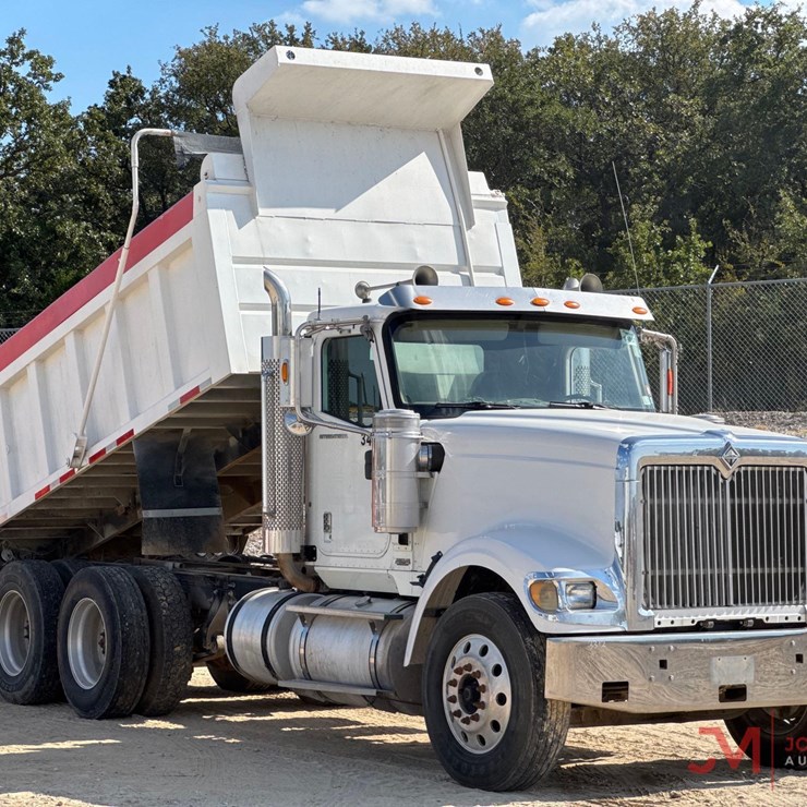 2005 INTERNATIONAL 9900i