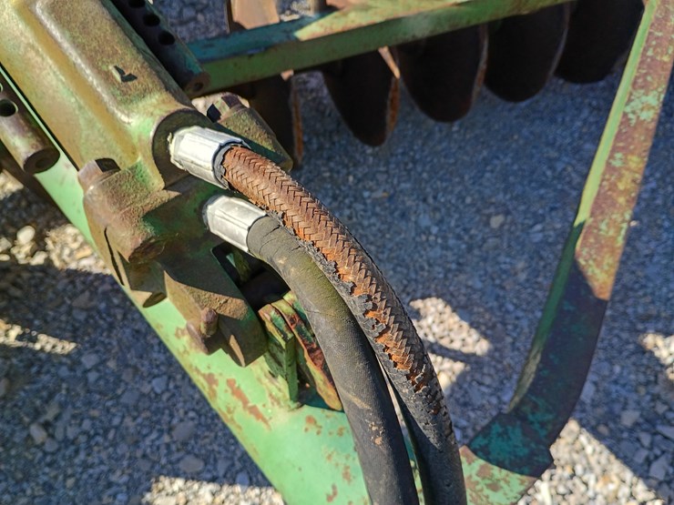 john-deere-12-image-12