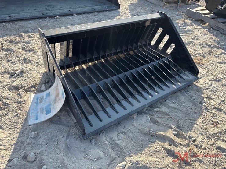 new-iranch-38"-rock-bucket-mini-skid-steer-attachment-image-1