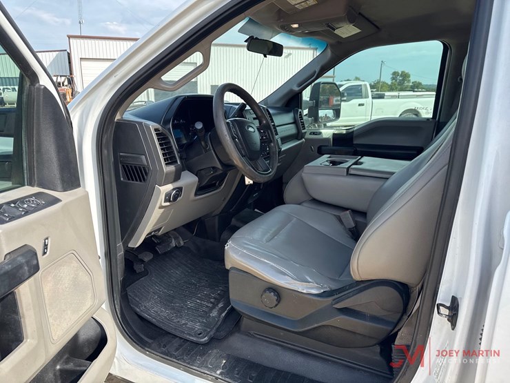 2018-ford-f350-xl-image-16