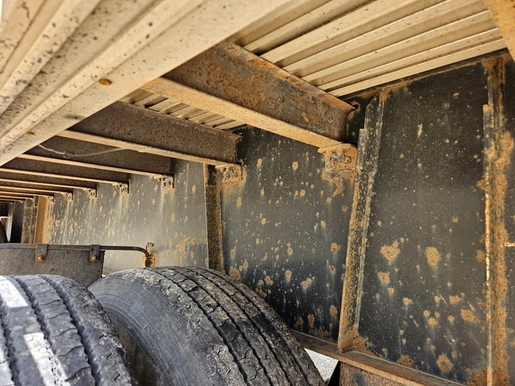 2011-great-dane-flatbed-image-49